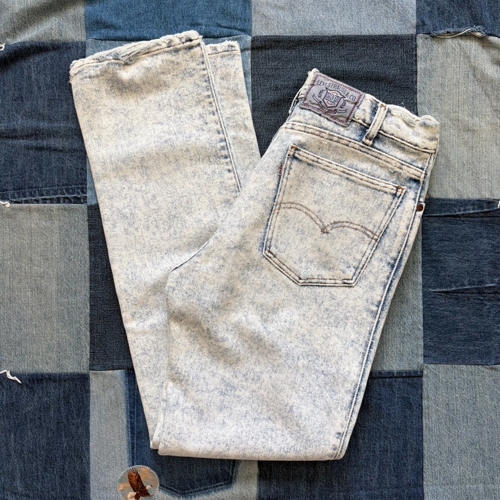 Vintage Levi's Light Wash Acid Wash Jeans 32x32